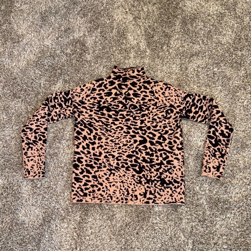 Tahari Tan Black Animal Print Long Sleeve Sweater Top Womens Size XS - Picture 2 of 7